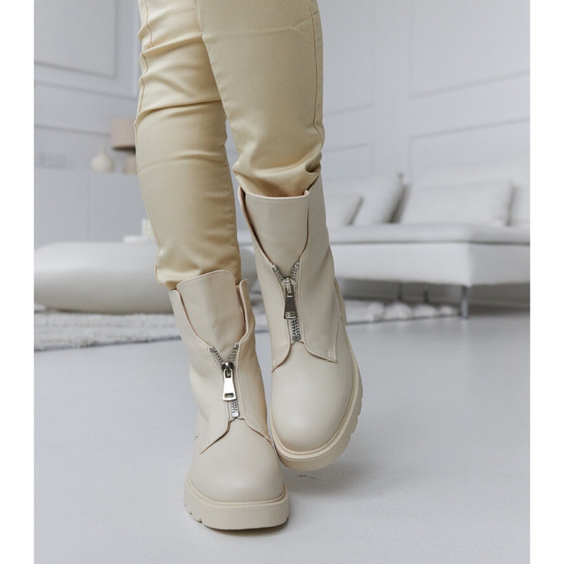 Cizme izolate bej cu fermoar de la Oakdale 1