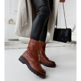 Cizme maro izolate cu fermoar de la Oakdale 1