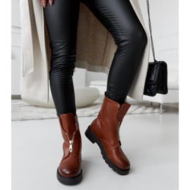 Cizme maro izolate cu fermoar de la Oakdale 2