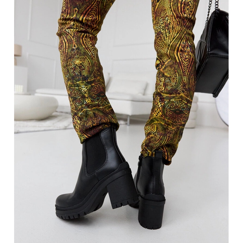 Botine negre cu toc mic de la Layman negru 1