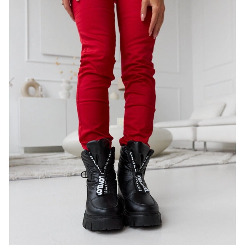 Cizme de zăpadă izolate negre cu inscripții Eulalia negru 1