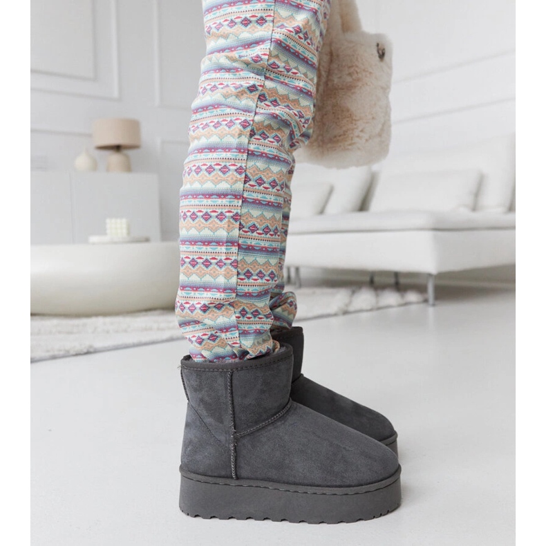 Cizme de zăpadă izolate gri pe platforma Tucson 1