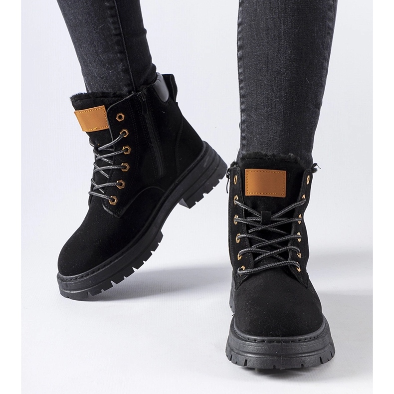 Muncitorii Stevens izolați cu negru 1