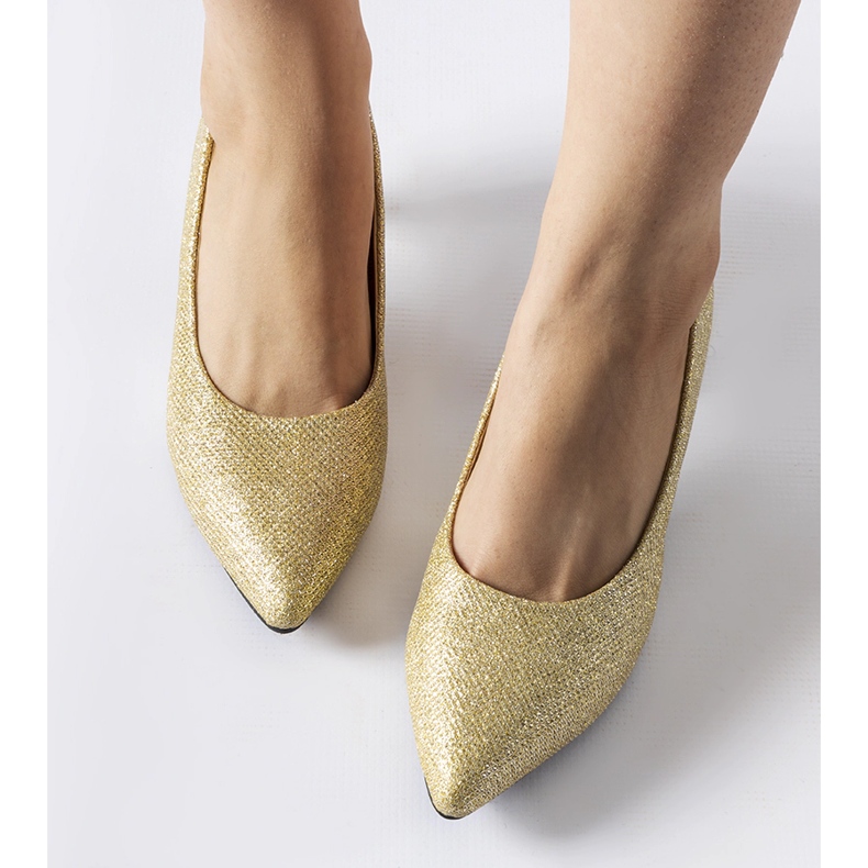 Pompe joase din brocart auriu Pescara de aur 1