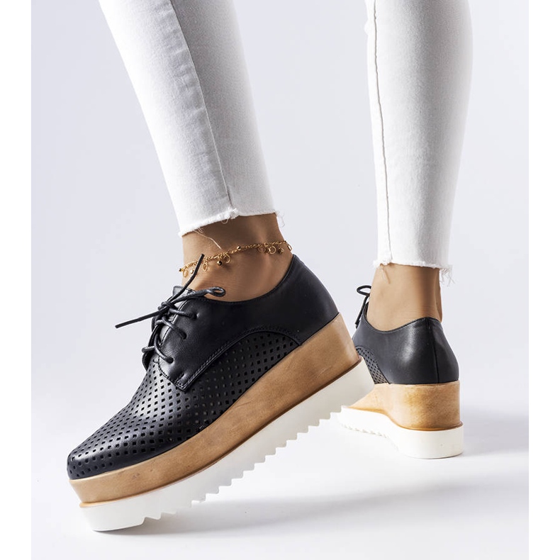 Pantofi negri cu pană ajurata de la Laurent negru 2