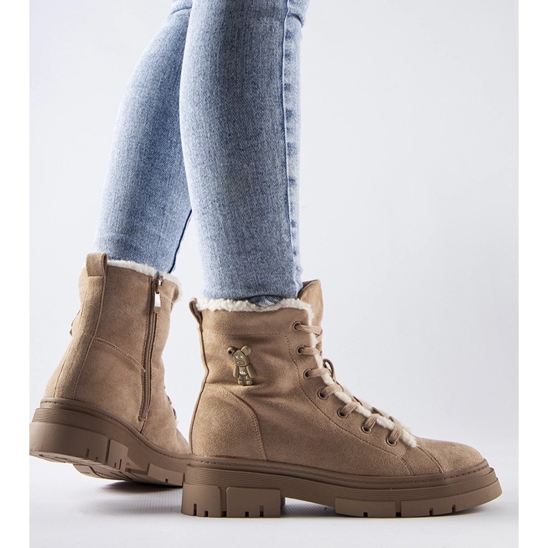 Botine izolate bej din piele de căprioară ecologică Pompei 1