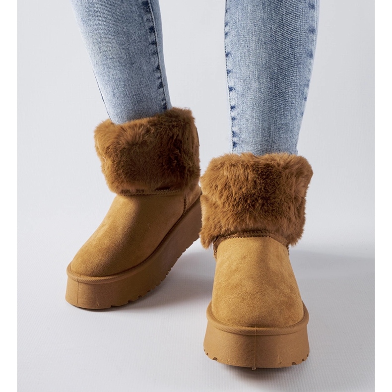 Cizme de zapada maro decorate cu blana Adelfia 1