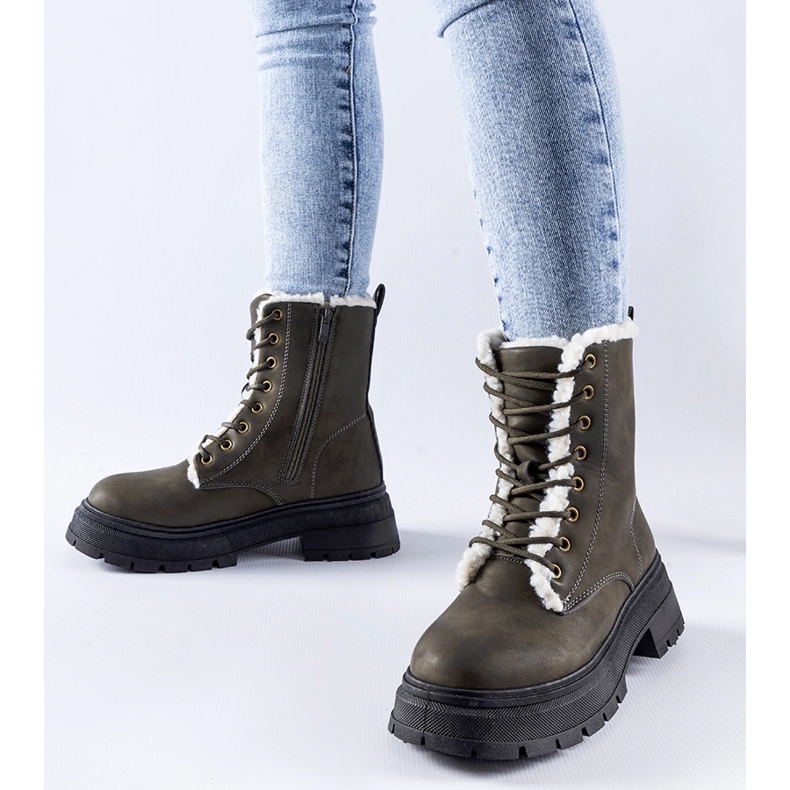 Cizme izolate verzi de la Tadasuni verde 1