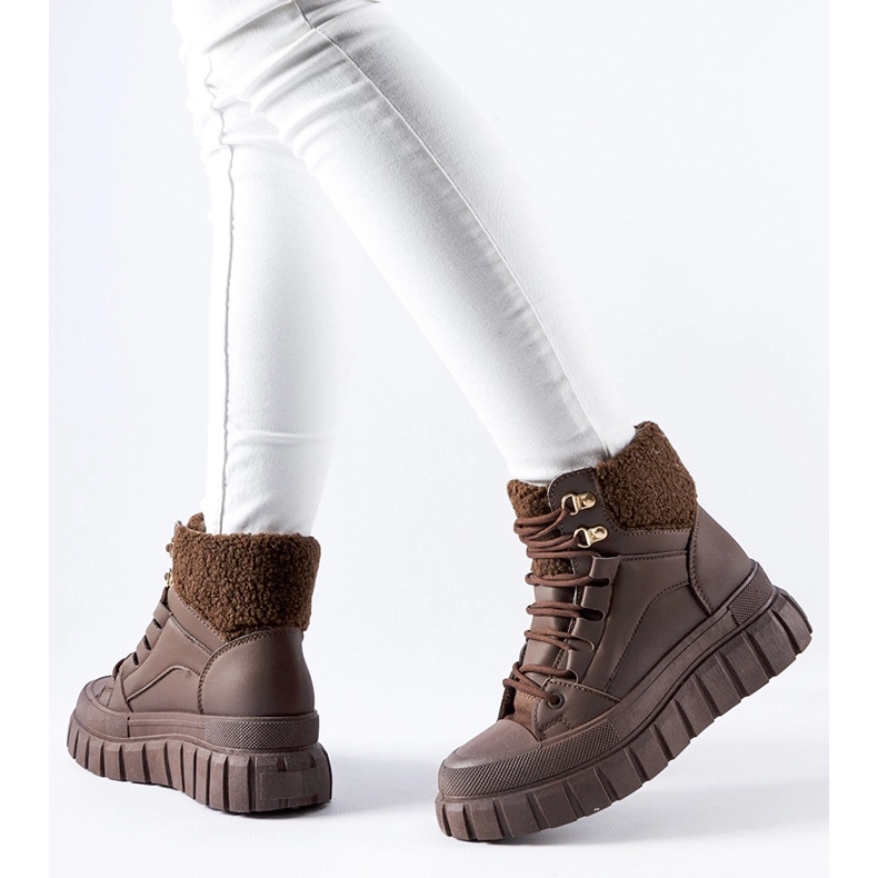 Tenisi Adamsville izolați maro 1 Tenisi Adamsville izolați maro 1