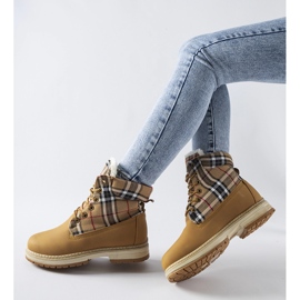 Cizme maro decorate cu o grilă Dino 1