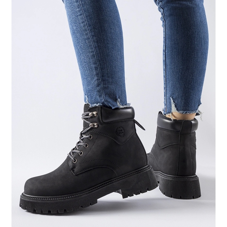 Muncitori Bentley clasici izolați în negru 1 Muncitori Bentley clasici izolați în negru 1