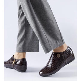 Pantofi maro lacuiti de la Nelec 1