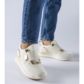 Tenisi slip-on bej cu platforma Sages 1