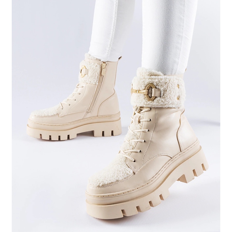 Cizme de muncitori izolate bej, cu cataramă Highland 1