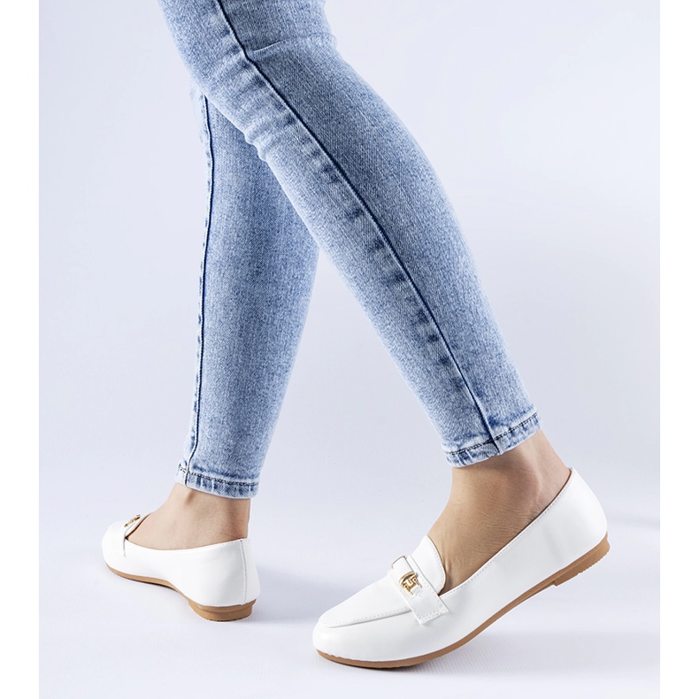 Mocasini albi cu catarama Velino 1 Mocasini albi cu catarama Velino 1