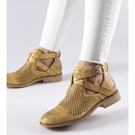 Botine galbene, ajurate, înalte de la Kooter 1