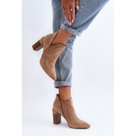 Botine Vailen Bej Toc Înalt Cu Un Model Ajurat 3