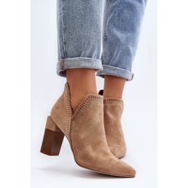 Botine Vailen Bej Toc Înalt Cu Un Model Ajurat 6