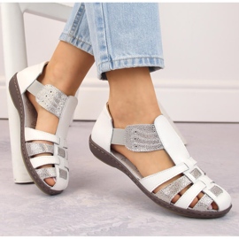 Sandale de dama inchise din piele, bej, T.Sokolski 2