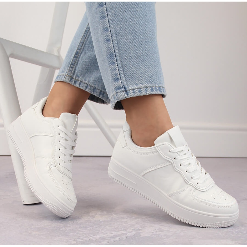 Pantofi sport albi cu șireturi Potocki 16312 1 Pantofi sport albi cu șireturi Potocki 16312 1