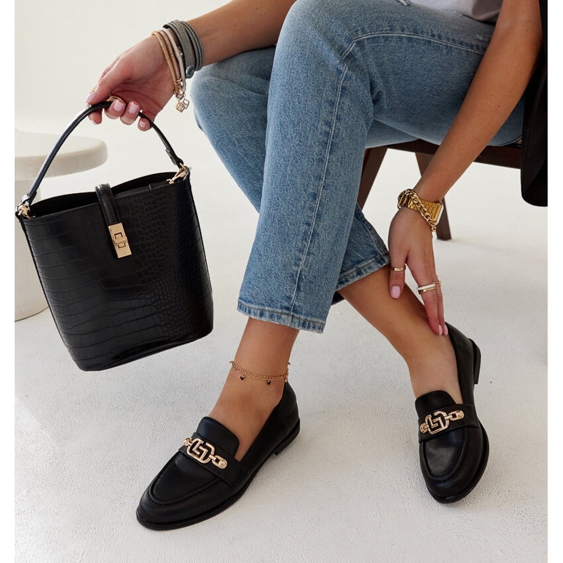 Mocasini negri decorati cu un lant Kuens negru 1