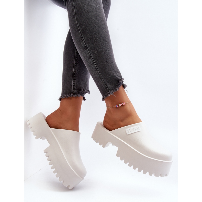 Flip-flops de damă cu o talpă masivă Big Star NN274015 alb 1