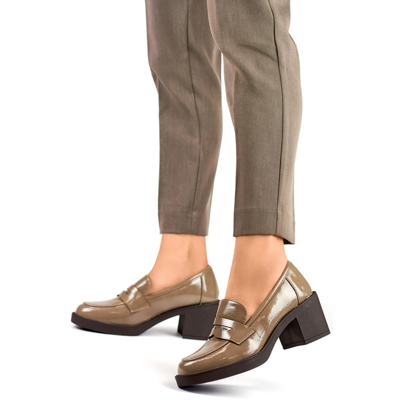 Pantofi de dama patentati cu toc mic, pantofi cu toc jos maro 2