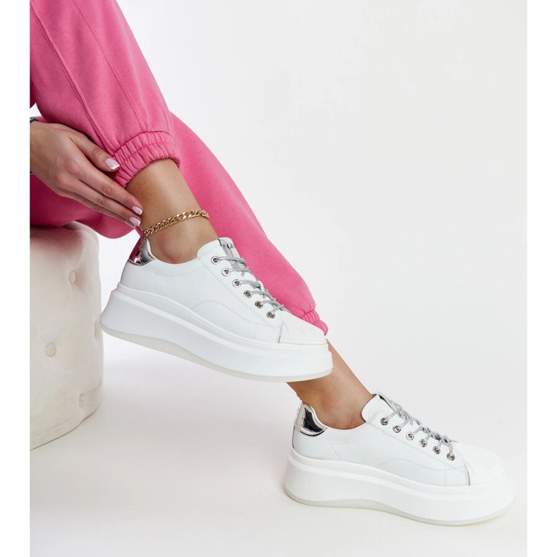 Adidasi albi pe platforma GOE NN2N4033 2