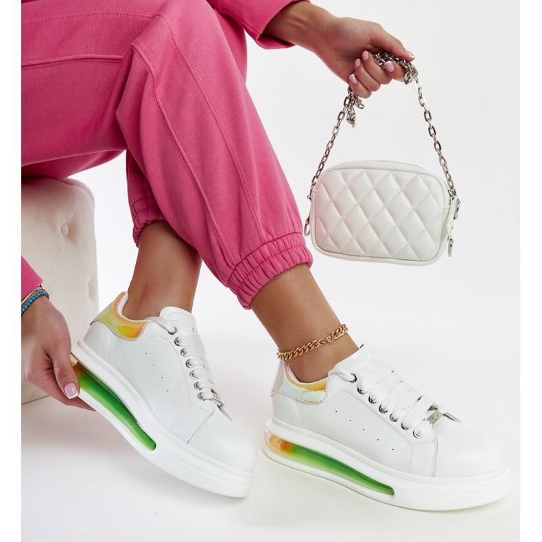 Tenisi albi pe platforma GOE NN2N4029 1