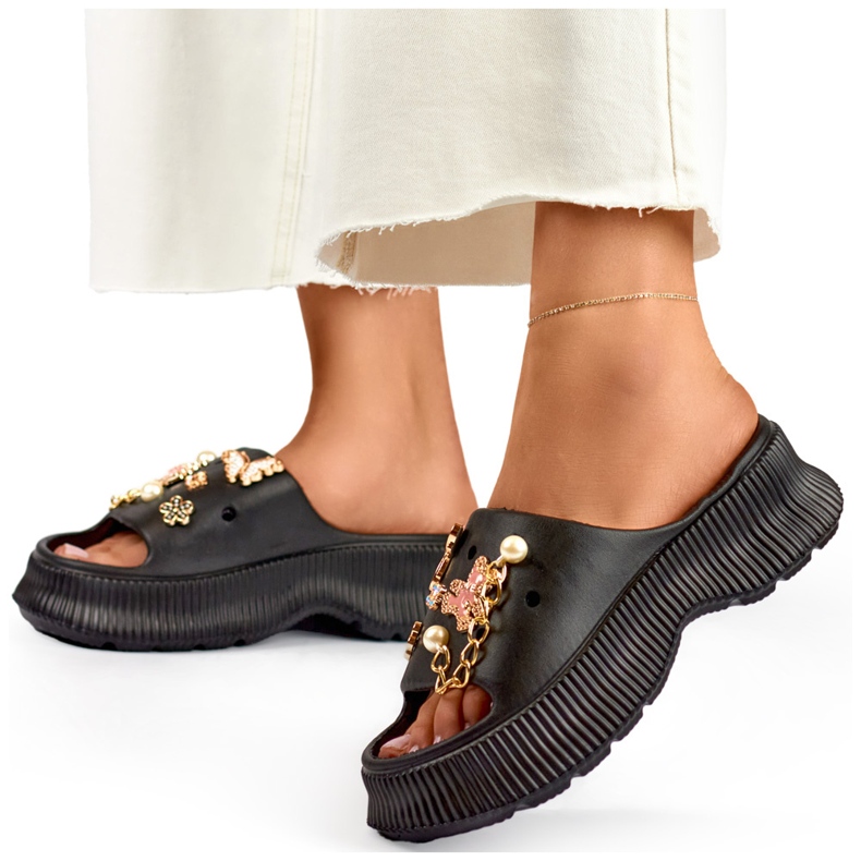 Slapi de damă din cauciuc negru cu decorațiuni 1