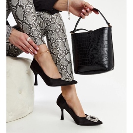 Tocuri înalte negre cu finisaj satinat și strasuri Clemente negru 1