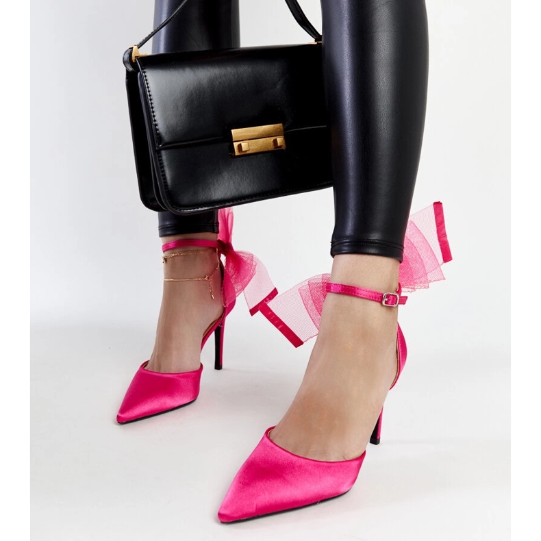 Tocuri roz inchis cu fundita de la Ilaysa 1