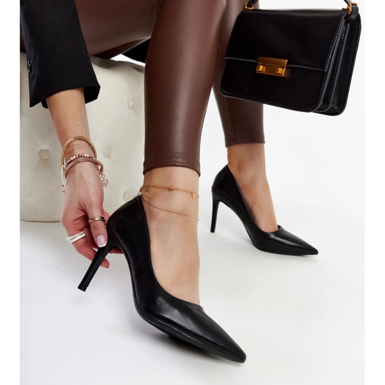 Tocuri înalte Yassira clasice negre negru 1