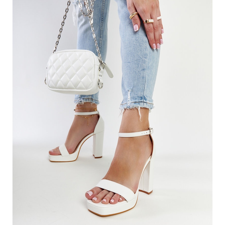 Sandale albe cu toc Nariman 1 Sandale albe cu toc Nariman 1
