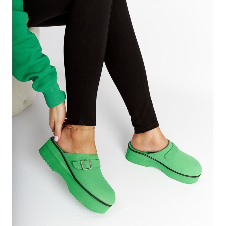 Sabotul verde alunecă pe platforma Lang 1