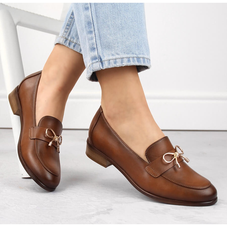 Pantofi de damă maro cu toc mic Potocki SZ12379 1 Pantofi de damă maro cu toc mic Potocki SZ12379 1