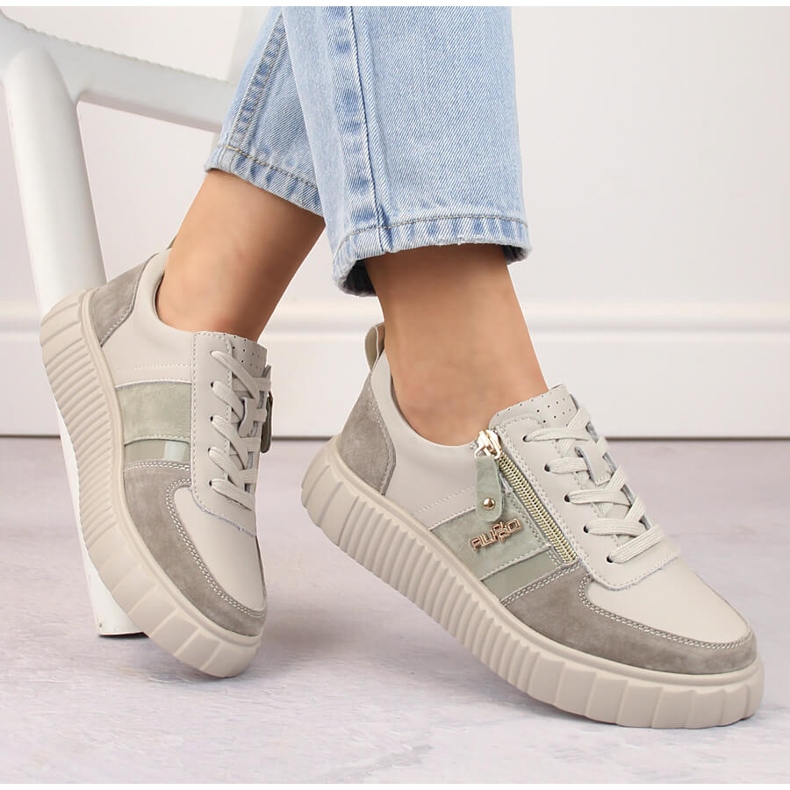 Pantofi de dama din piele bej pe platforma Filippo DP6121 1