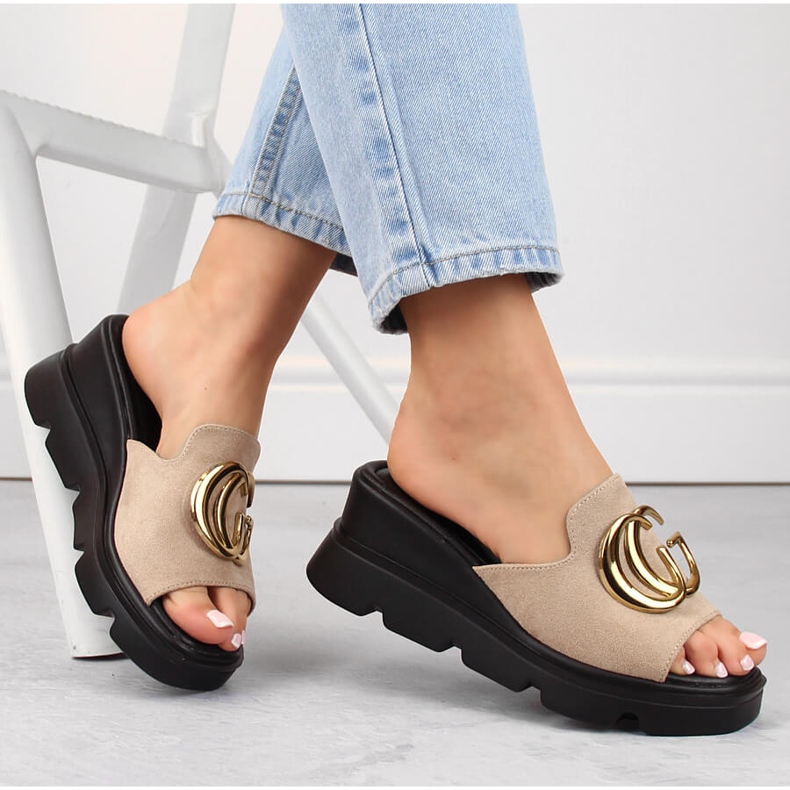 Papuci papuci de dama bej din piele intoarsa Vinceza 58295 1