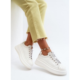 Pantofi de damă din piele pe platforma GOE NN2N4033 alb 1