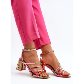 Sandale cu model pe un toc înalt Jenglla multicolor roz 10