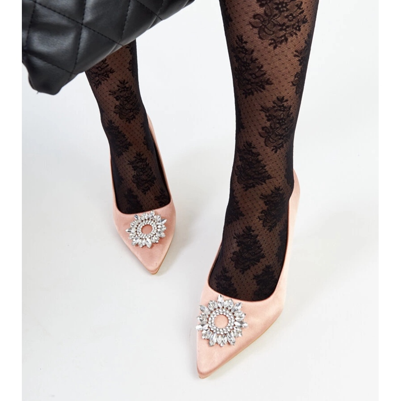 Tocuri înalte bej cu finisaj satinat și strasuri Clemente 1 Tocuri înalte bej cu finisaj satinat și strasuri Clemente 1