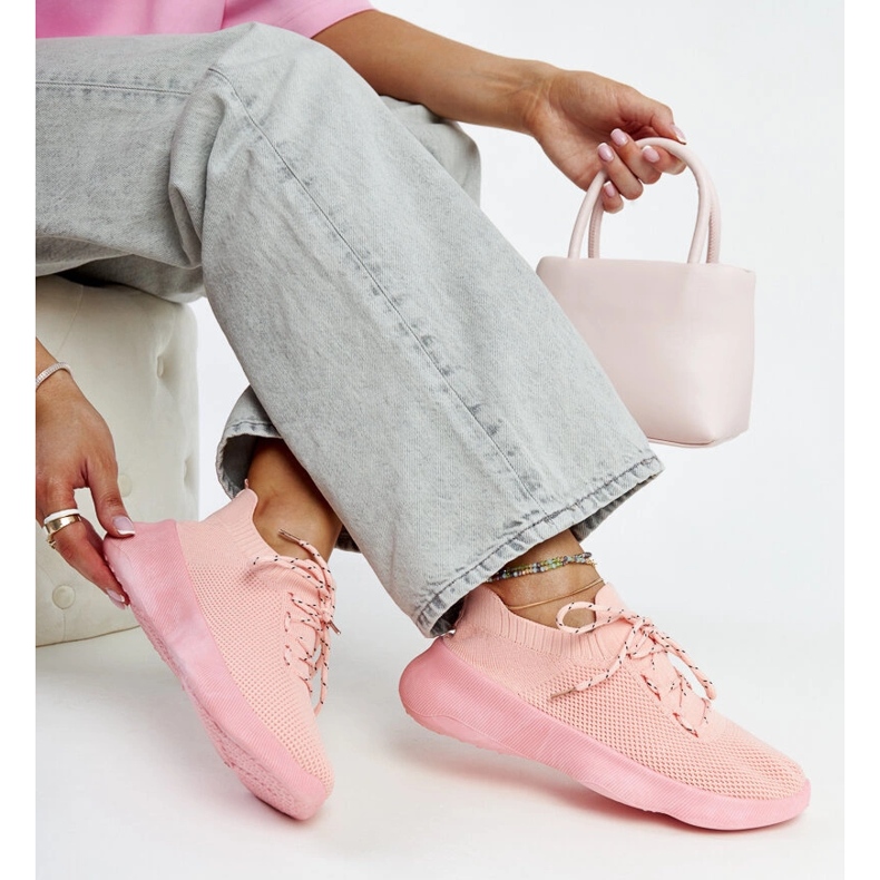 Tenisi sport roz Roshni 1