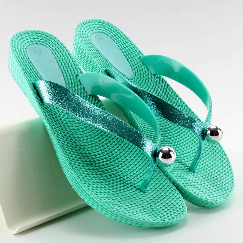 Flip-flops cu o minge argintie 9-56 verde 1