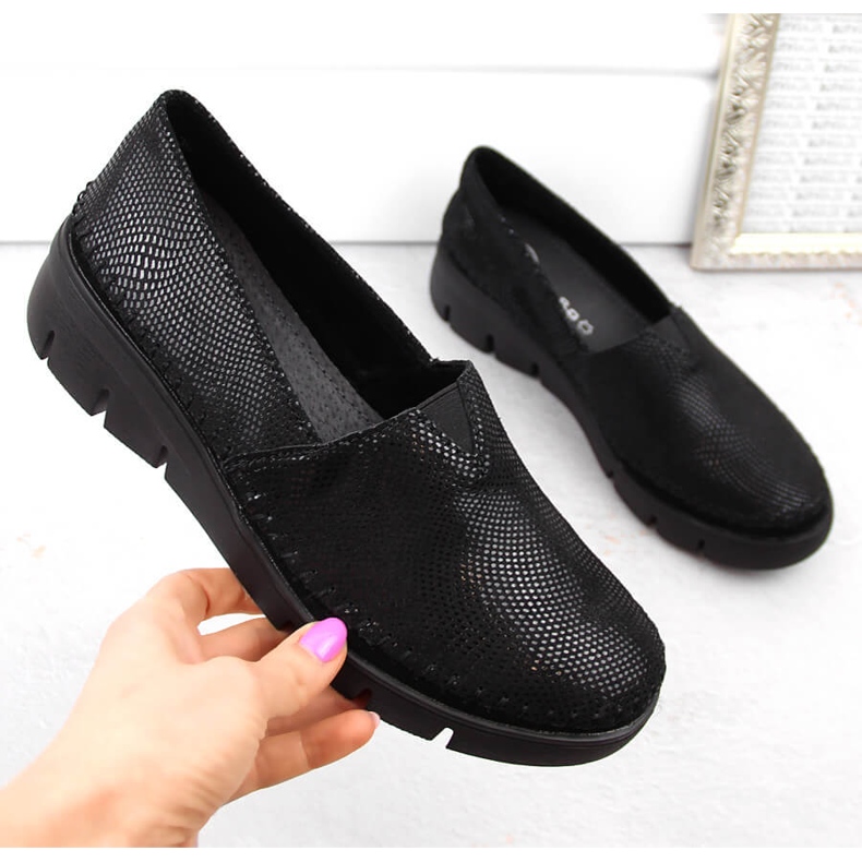 Pantofi slip-on din piele neagră lucioasă Filippo DP6161 negru 1