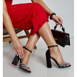 Sandale negre strălucitoare cu toc de la Zrinka negru 1