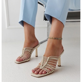 Sandale cu toc bej deschis de la Borna 1