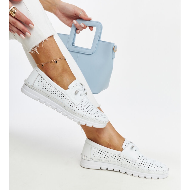 Pantofi ajurati din piele alba Vinceza 1 Pantofi ajurati din piele alba Vinceza 1