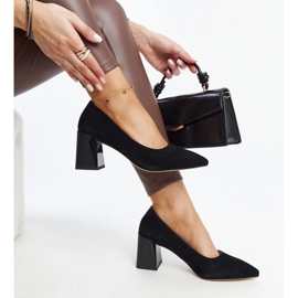 Pompi cu toc din piele neagra de la Vinceza negru 1