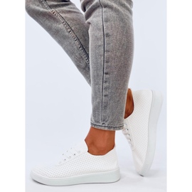 Tenisi Hodges albi ajurati 2