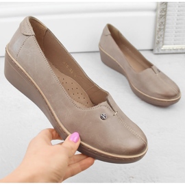 Pantofi slip-on de damă confortabili din piele, helios bej 416.02 1